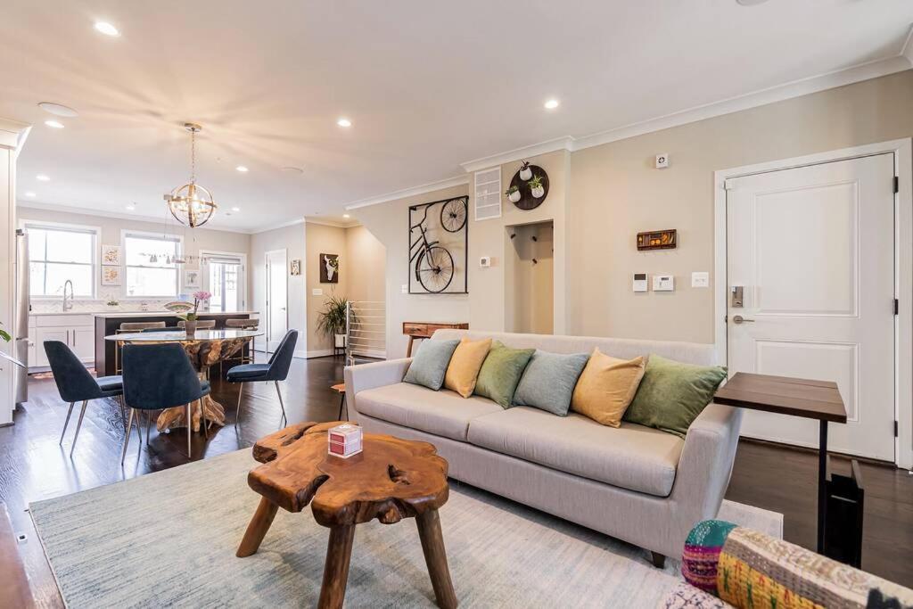 Bougainvillea Dc 2 Bedrooms 2 Bathrooms Den With Twin Sofa Bed And Queen Sofa Bed In Living Apartment Washington